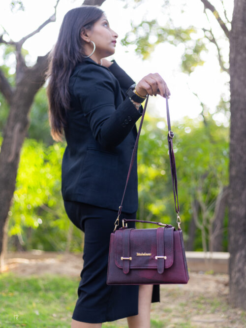 Textured Chic Crossbody Bag - Image 5