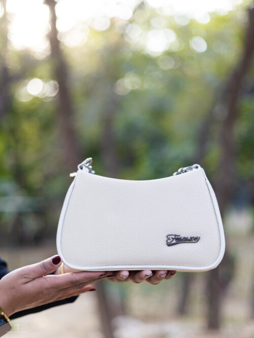 Classic Chic Shoulder Bag - Image 3