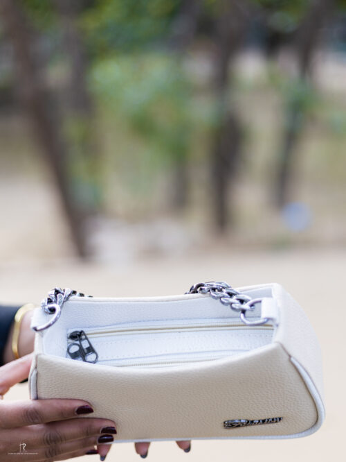 Classic Chic Shoulder Bag - Image 4