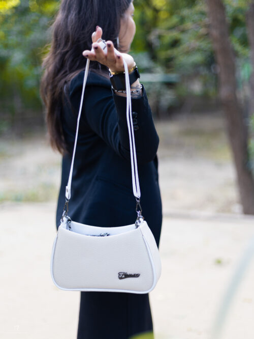 Classic Chic Shoulder Bag - Image 5
