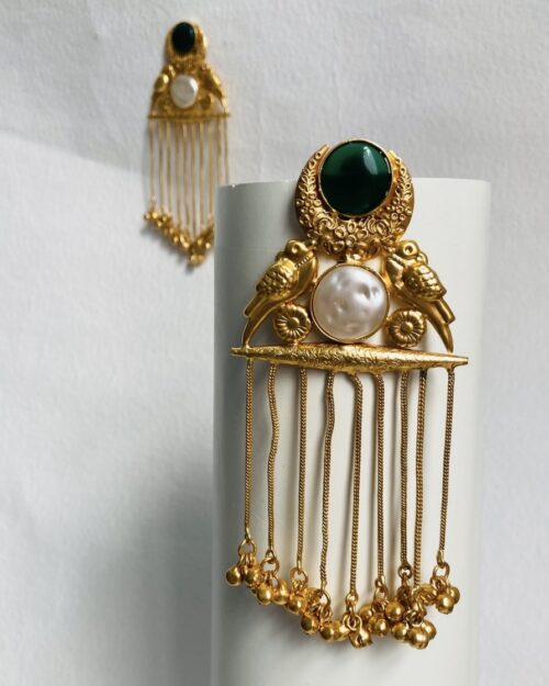 Traditional gold-plated brooch with bird motifs and cascading chain tassels. - Image 4
