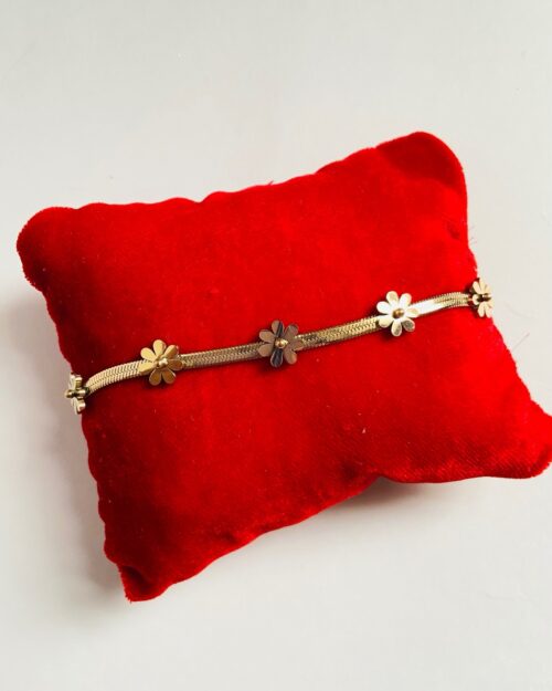 Blossom in style — because delicate details make bold statements♥️♥️ - Image 5
