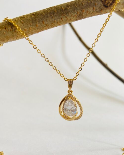 Dripping in elegance — this teardrop sparkler adds instant glam to every look♥️♥️ - Image 2