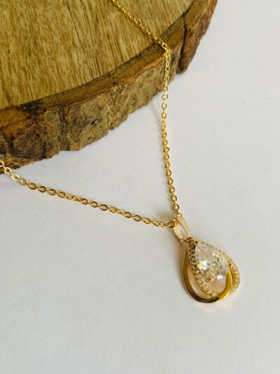Dripping in elegance — this teardrop sparkler adds instant glam to every look♥️♥️