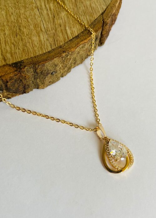 Dripping in elegance — this teardrop sparkler adds instant glam to every look♥️♥️