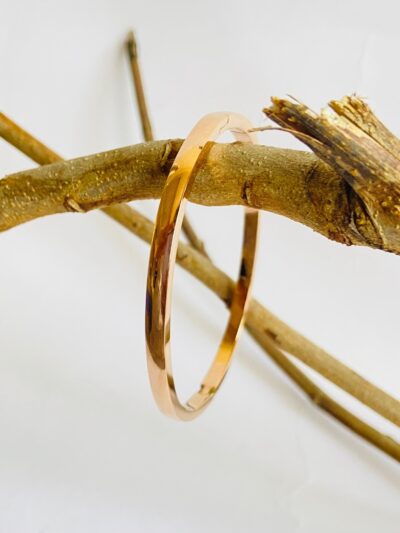 Simplicity in rose gold—sleek, minimal, and effortlessly chic